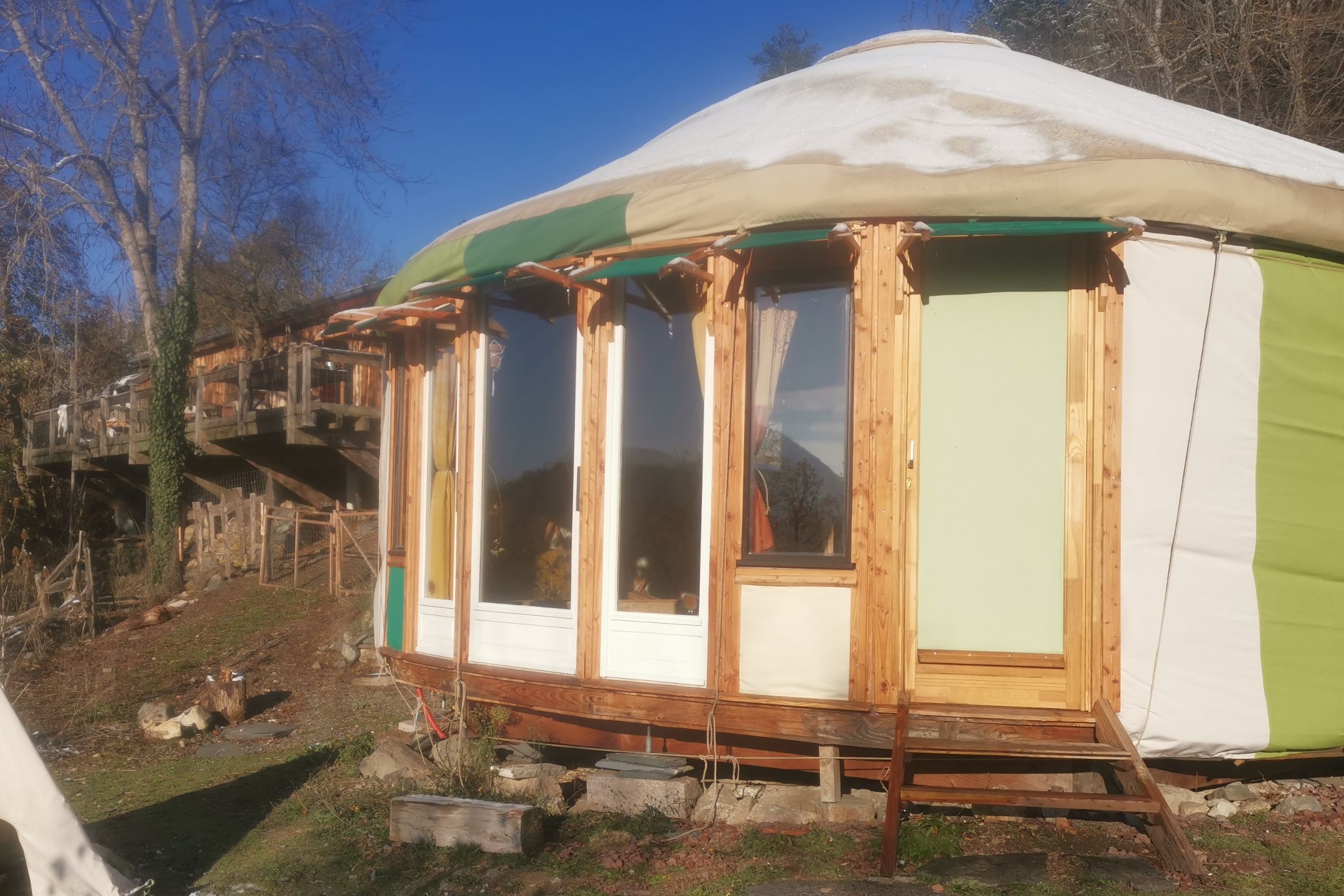 Yourte Connect - Yourte contemporaine neuve et lumineuse